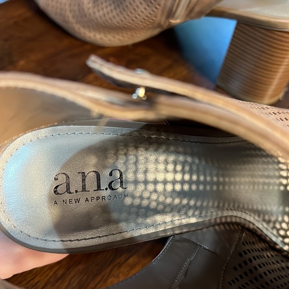 Stylish a.n.a Heels, Size 10 - Picture 11 of 14